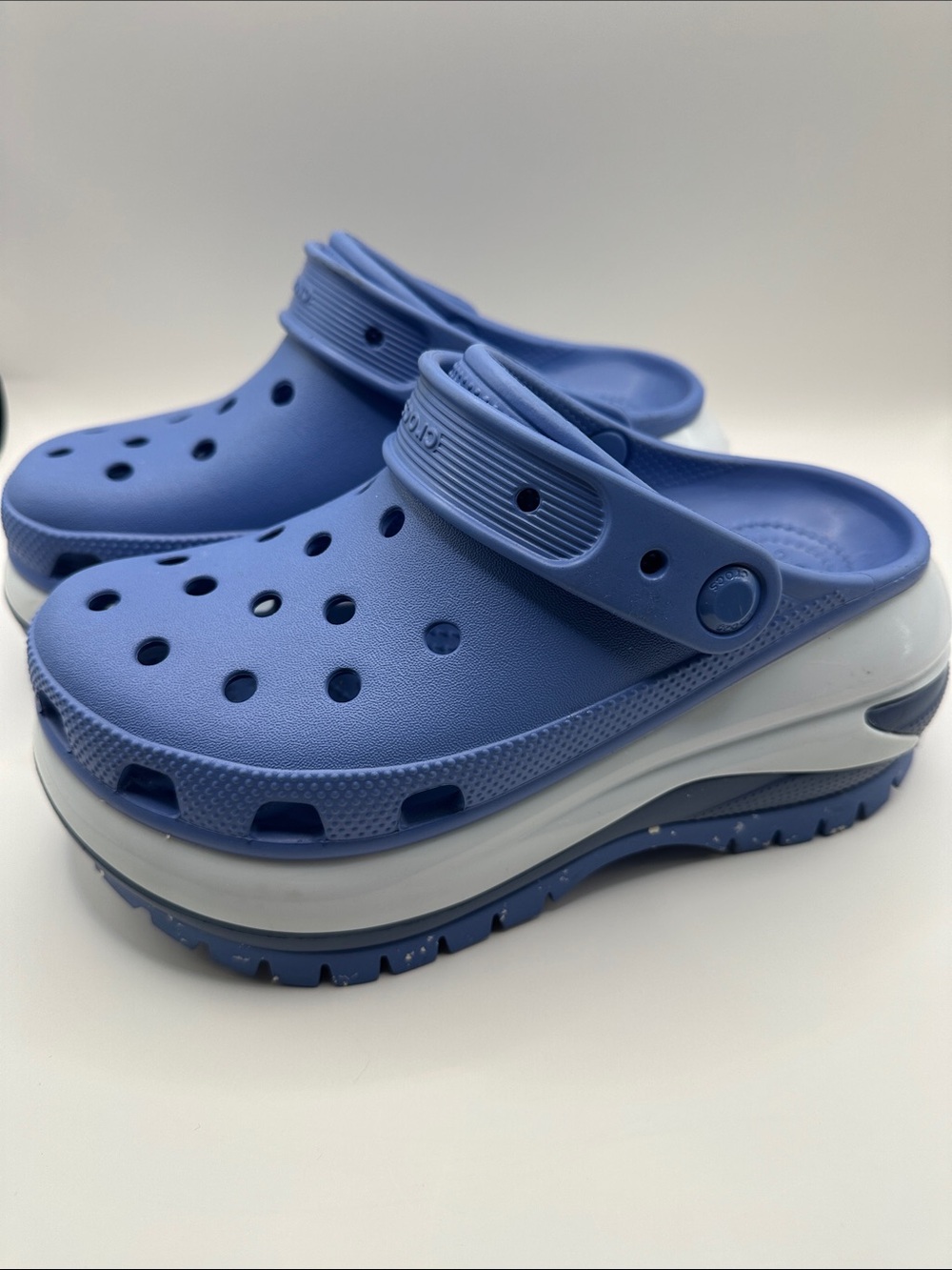 CROCS Classic Wedge Clog in Periwinkle Blue - Picture 2 of 3